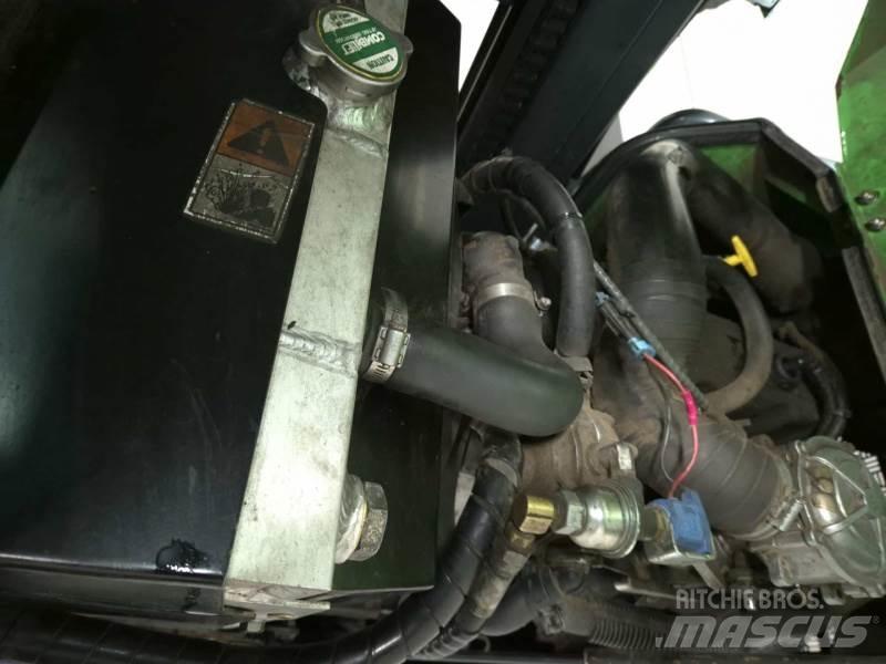 Combilift C4000 Tolóoszlopos négyutas targonca