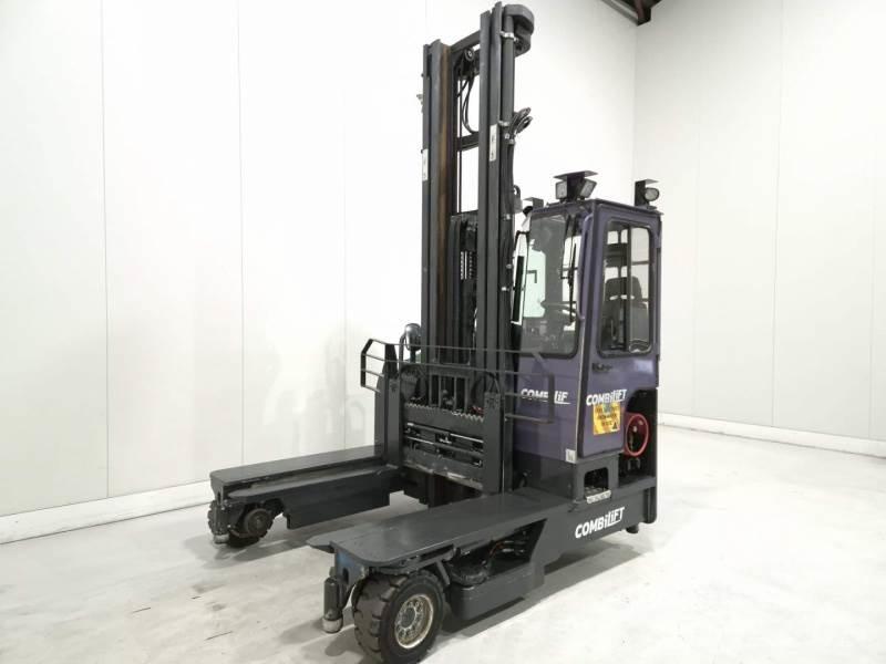 Combilift C4000 Tolóoszlopos négyutas targonca