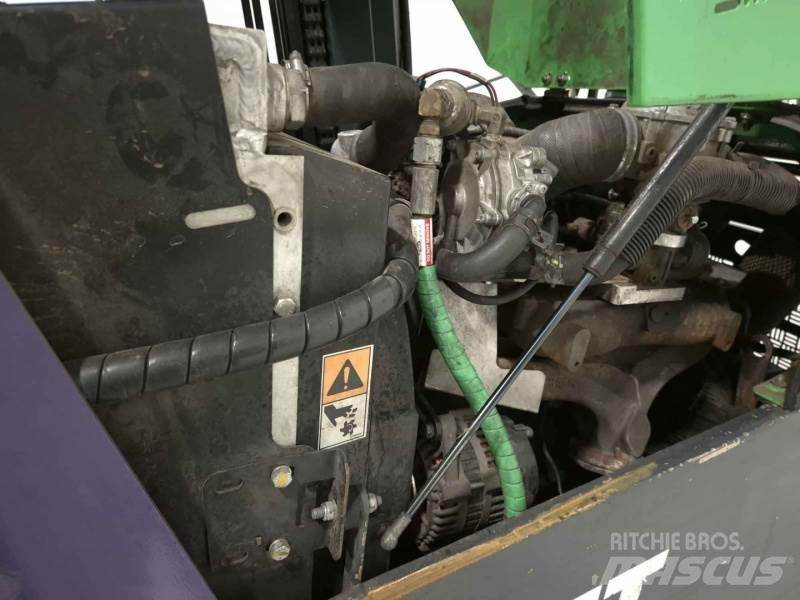 Combilift C4000 Tolóoszlopos négyutas targonca