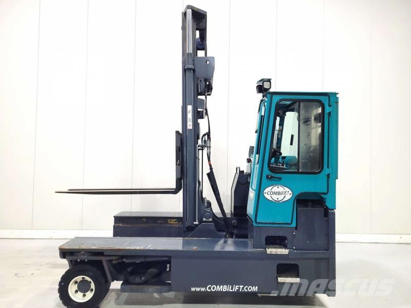 Combilift C6000 Tolóoszlopos négyutas targonca