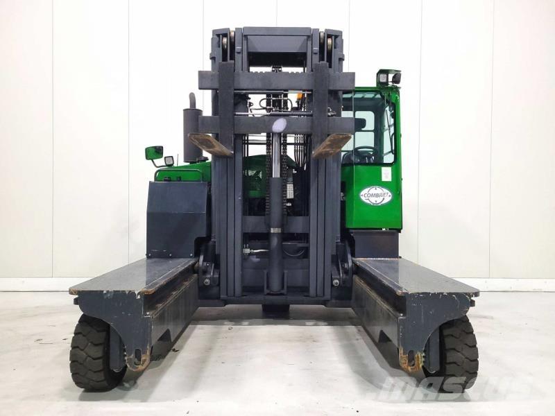 Combilift C8000 GAS Tolóoszlopos négyutas targonca