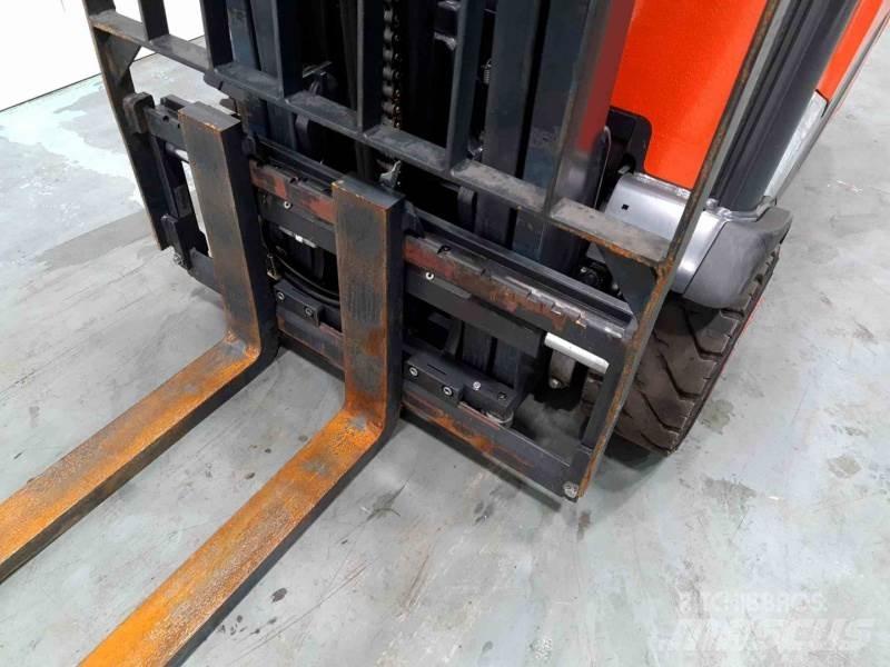 Linde E20PH-02 386 Elektromos targoncák