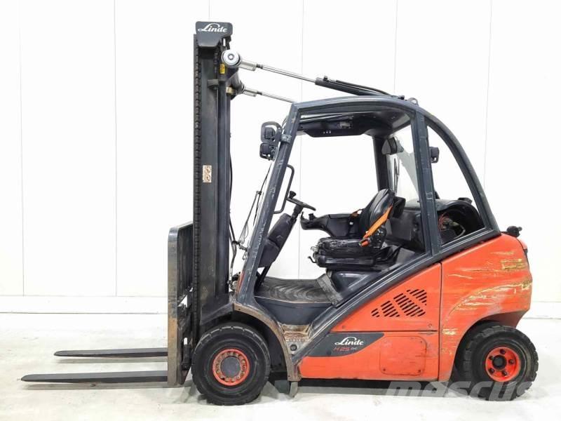 Linde H25T-02 Gázüzemű targoncák