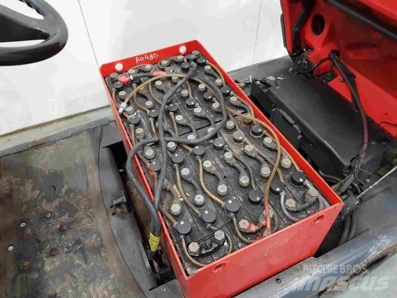 Linde P60Z Vontatótargonca