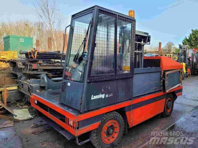 Linde S30 Oldalvillás targonca