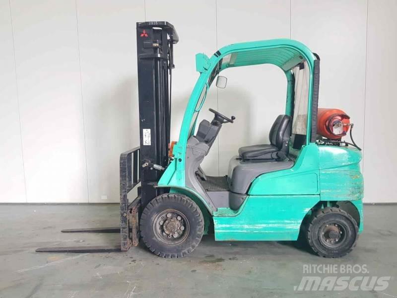 Mitsubishi FG25N Gázüzemű targoncák