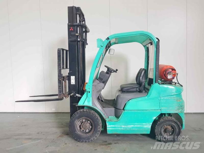 Mitsubishi FG25N Gázüzemű targoncák