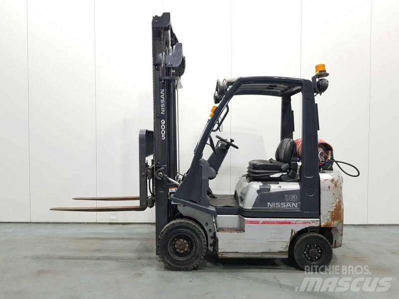 Nissan P1D1A18LQ Gázüzemű targoncák