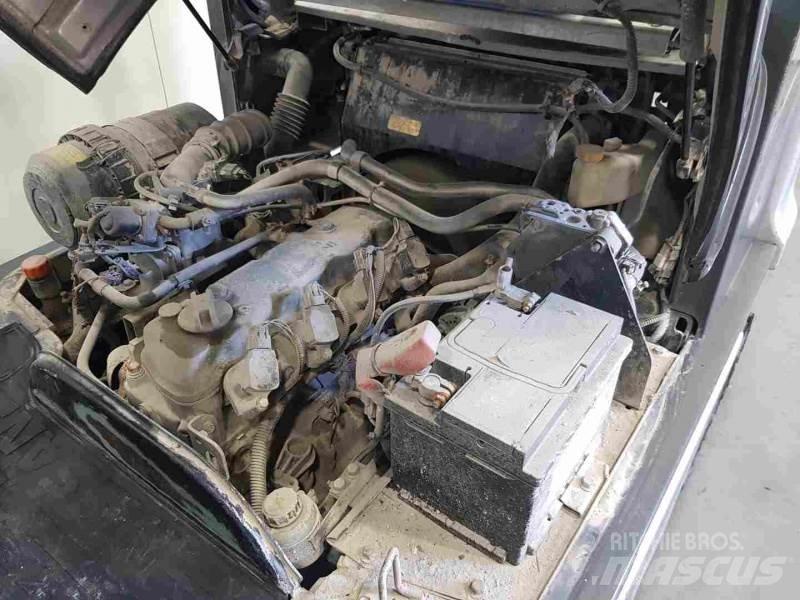 Nissan U1D272520 Gázüzemű targoncák