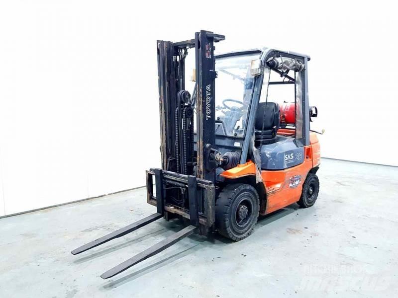 Toyota 42-7FGF25 Gázüzemű targoncák