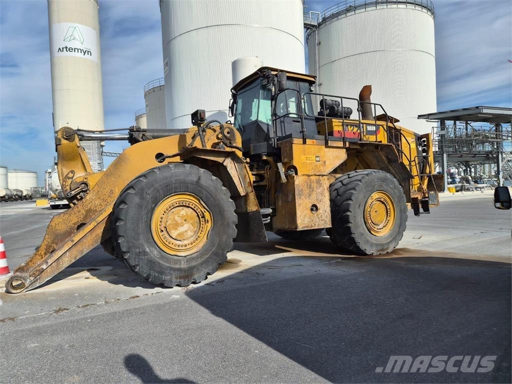CAT 988K Gumikerekes homlokrakodók