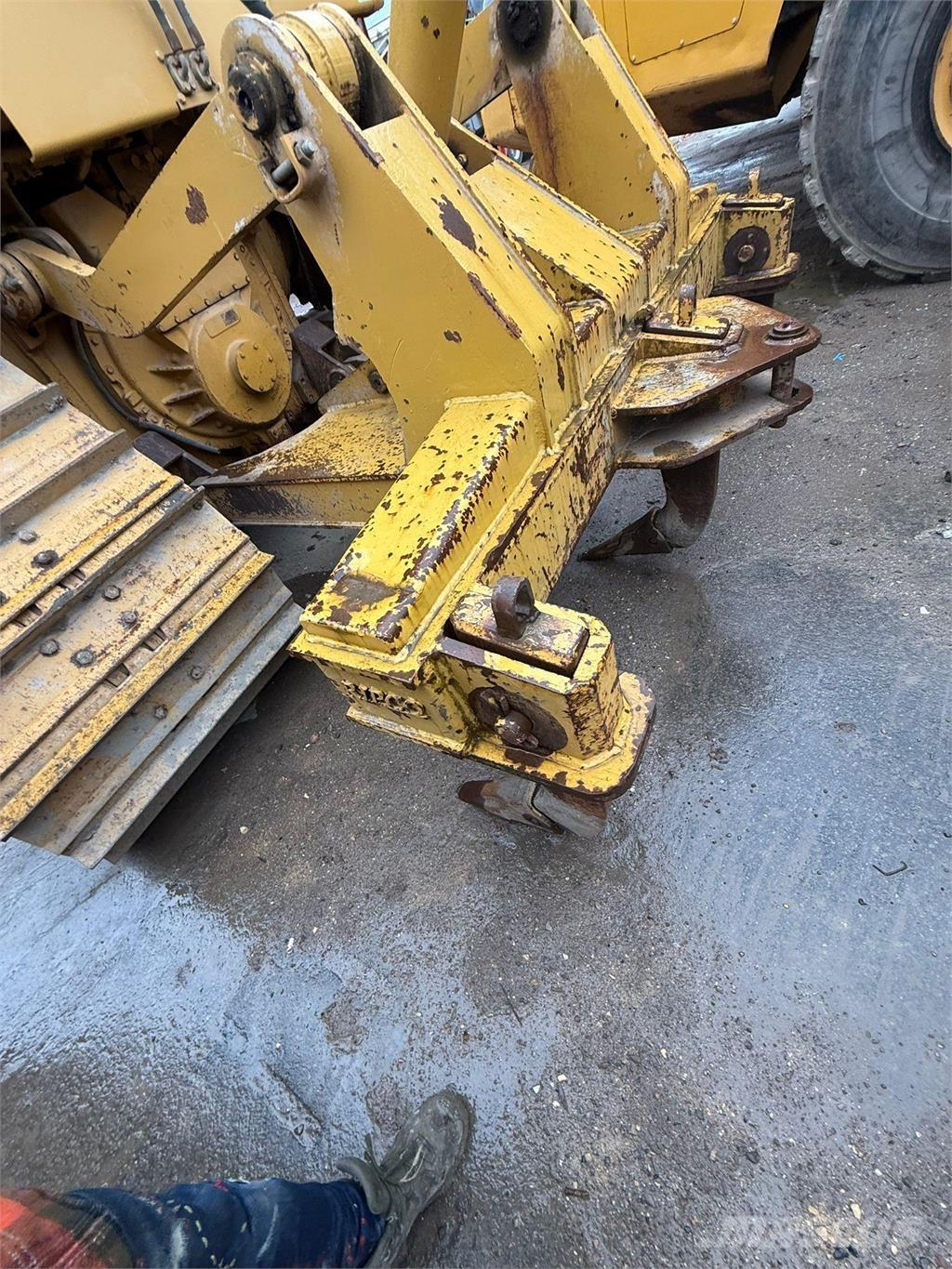 CAT D6T LGP lánctalpas dózerek