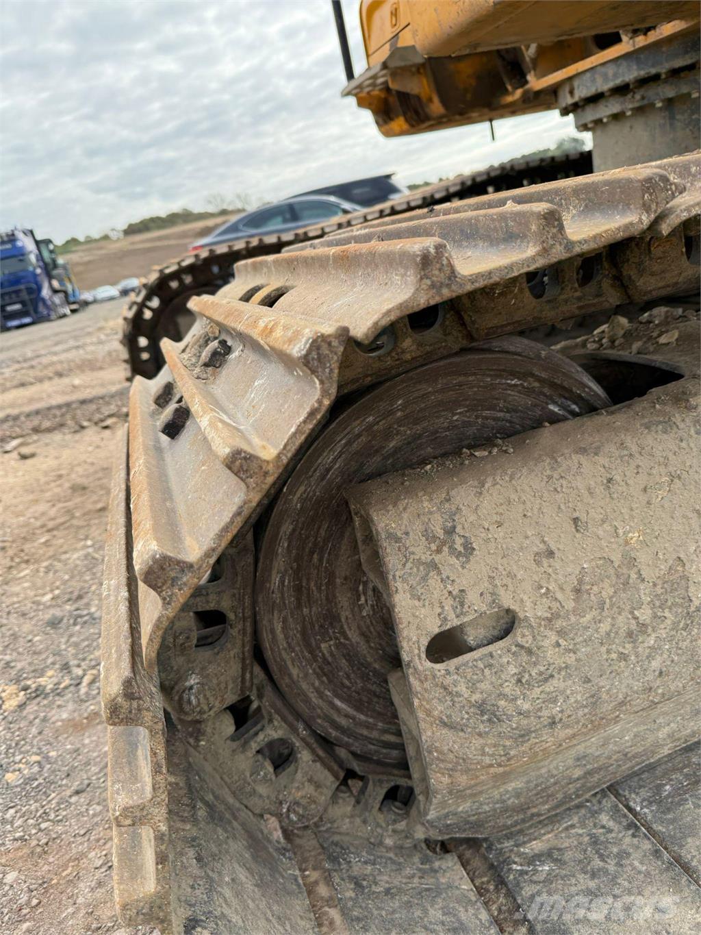 JCB 220X L 4F Lánctalpas kotrók