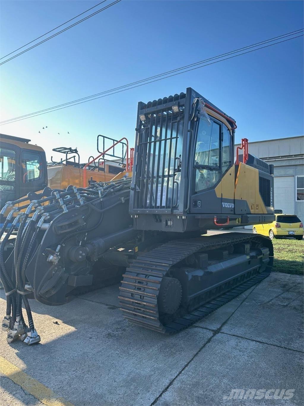 Volvo EC380EHR Bontásra használt kotrók