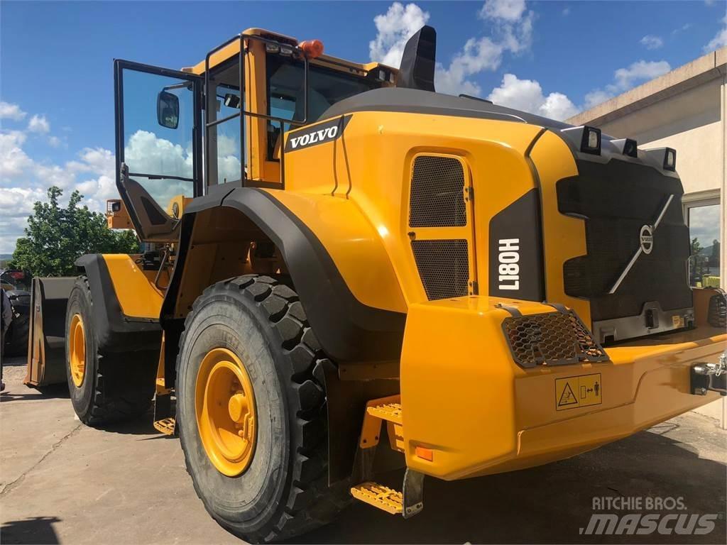 Volvo L180H Gumikerekes homlokrakodók