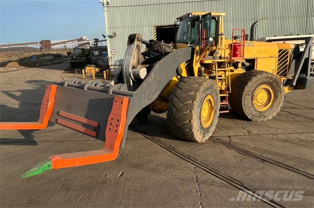 Volvo L350F Gumikerekes homlokrakodók