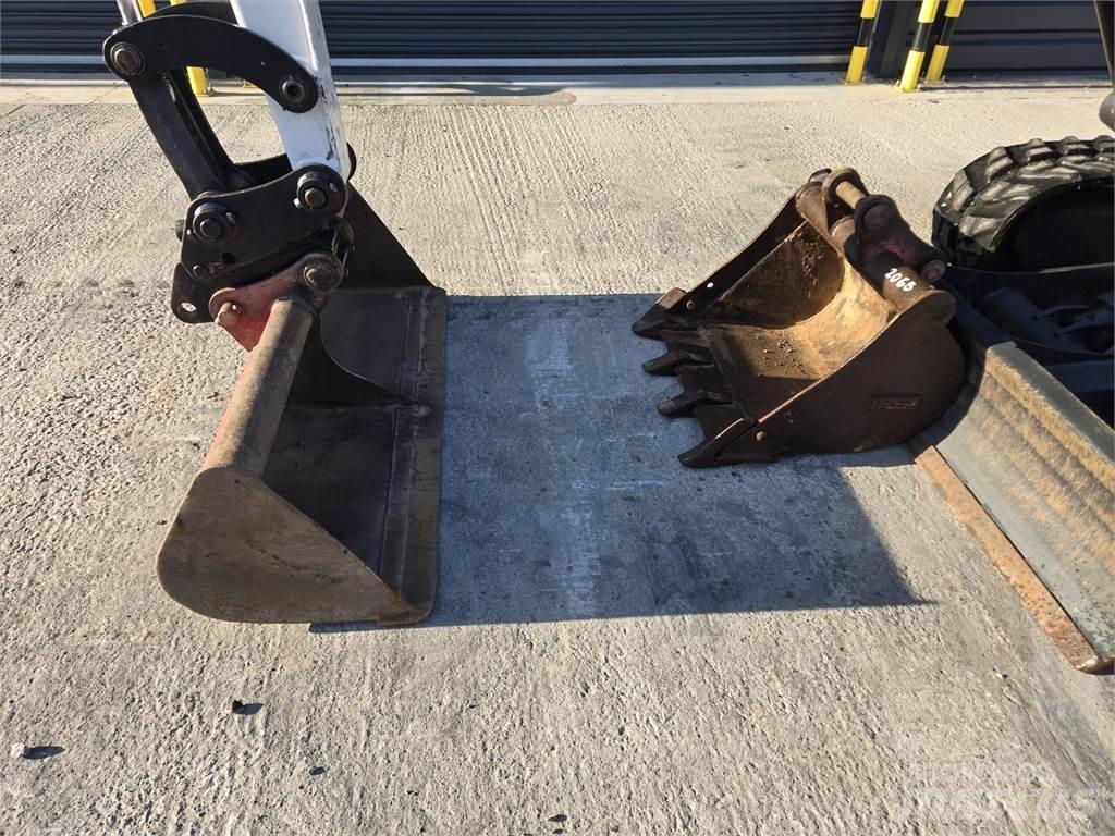 Bobcat E26 Mini kotrók < 7t