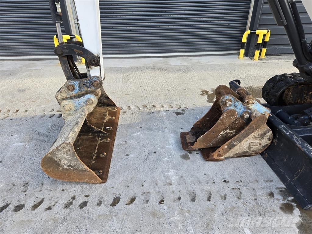 Bobcat E27 Mini kotrók < 7t