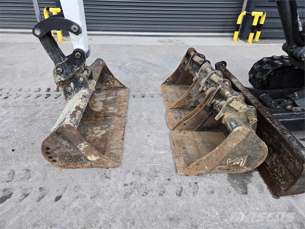 Bobcat E27 Mini kotrók < 7t