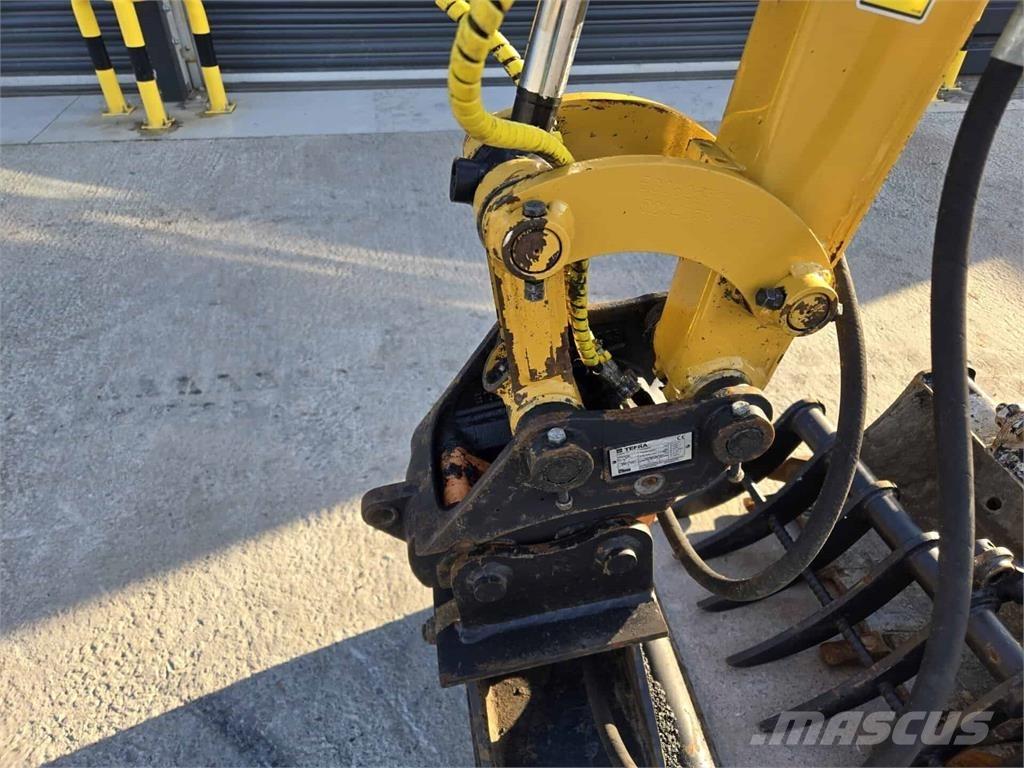 CAT 301.6 Mini kotrók < 7t