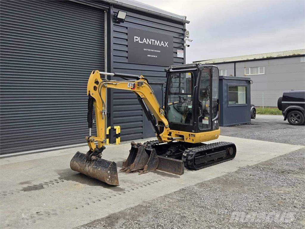 CAT 302.7 Mini kotrók < 7t