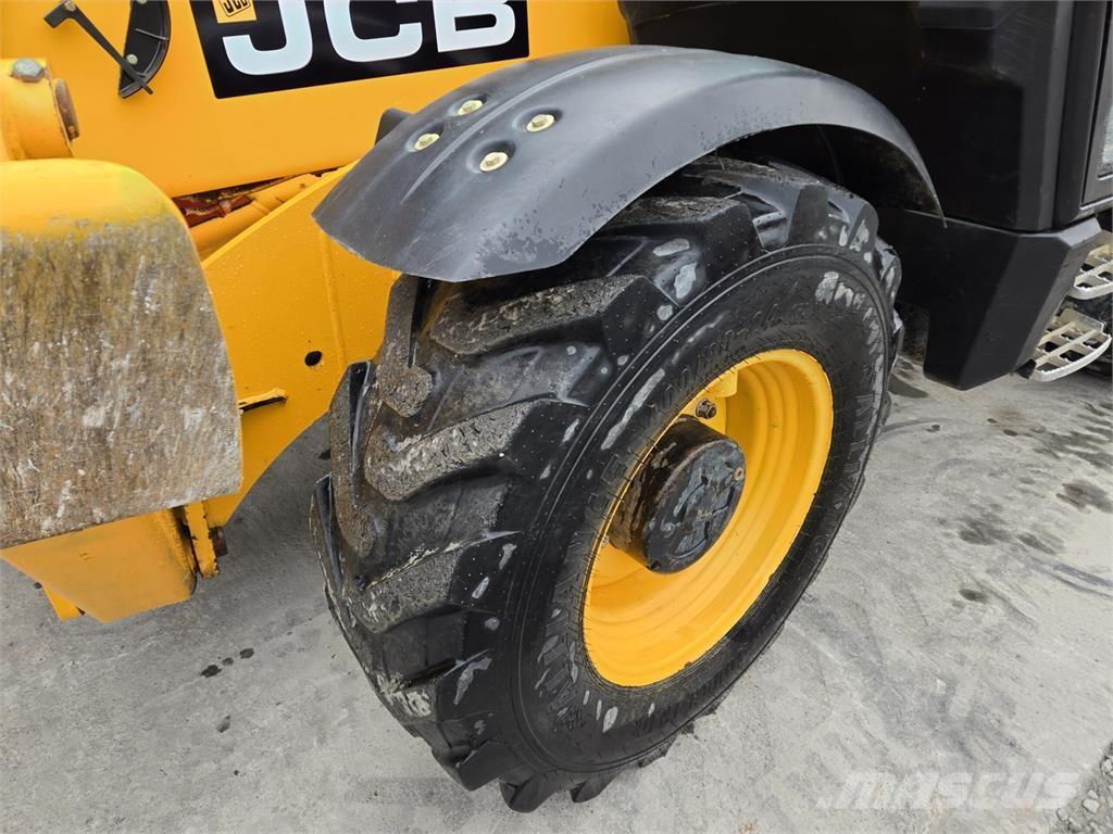 JCB 535-140 Teleszkópos rakodók