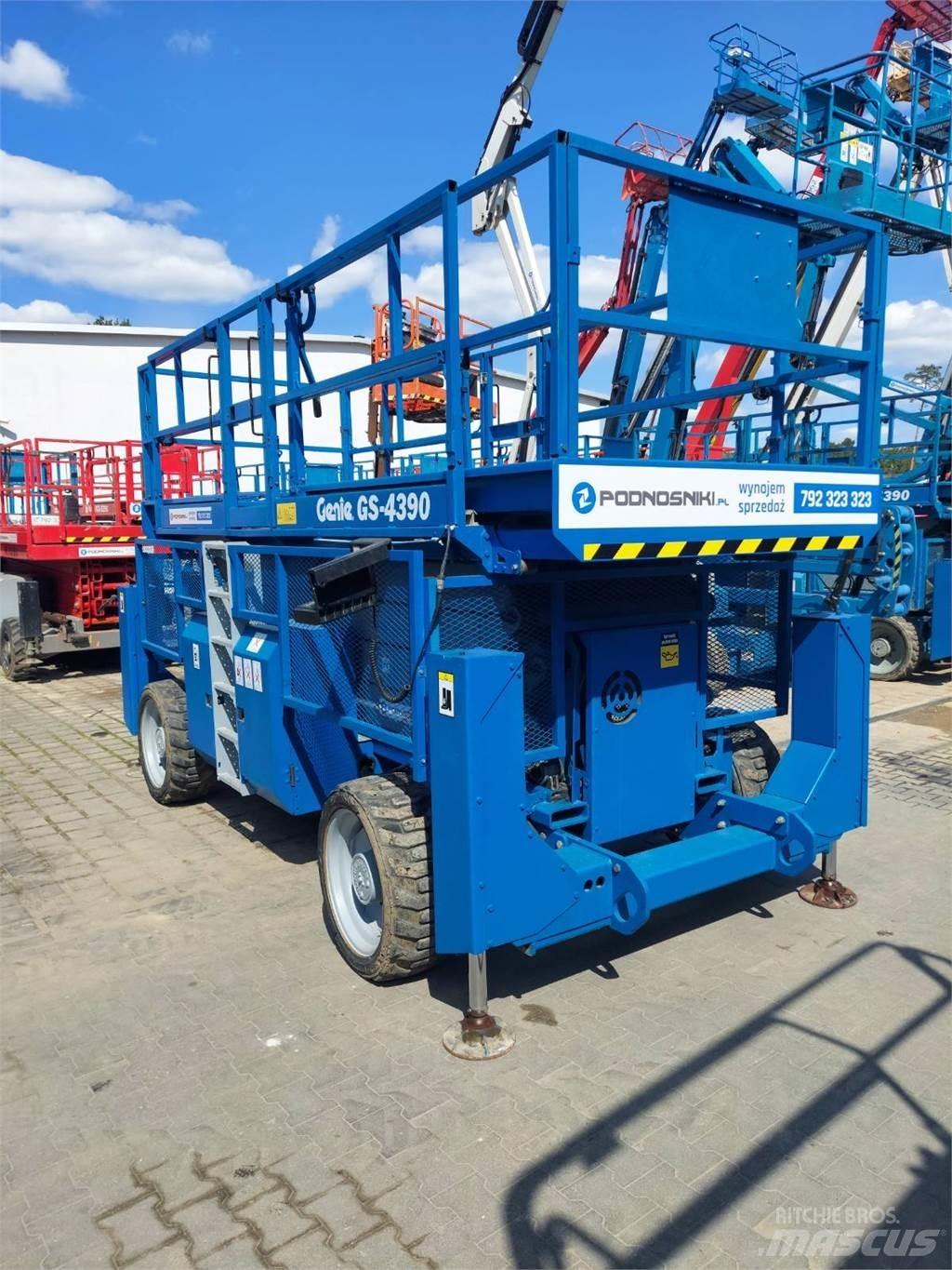 Genie GS-4390 RT Ollós emelők