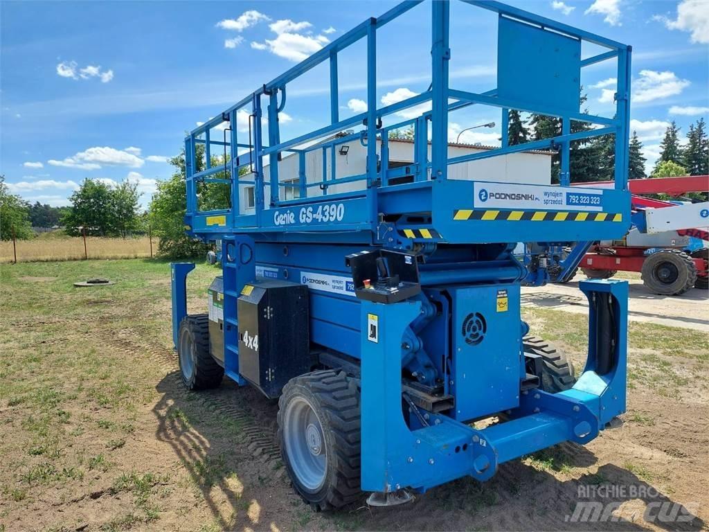 Genie GS-4390 RT Ollós emelők
