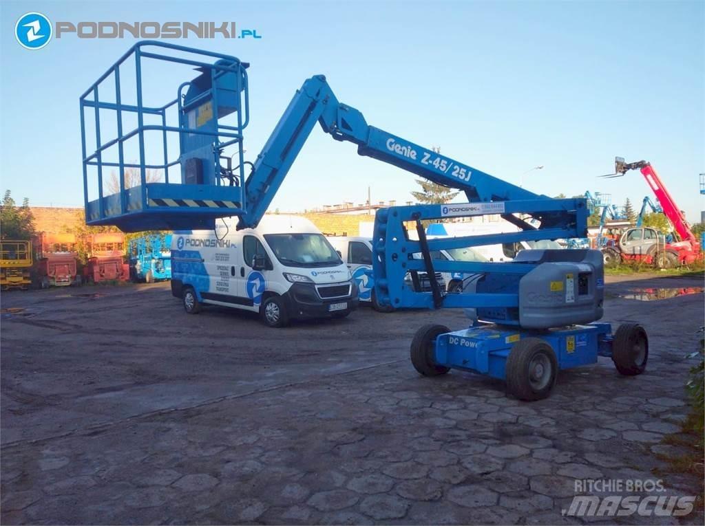 Genie Z45/25J DC Karos emelők