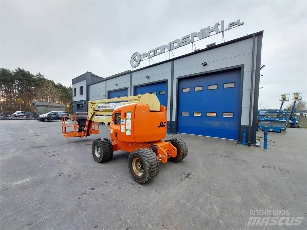 JLG 450AJ Karos emelők