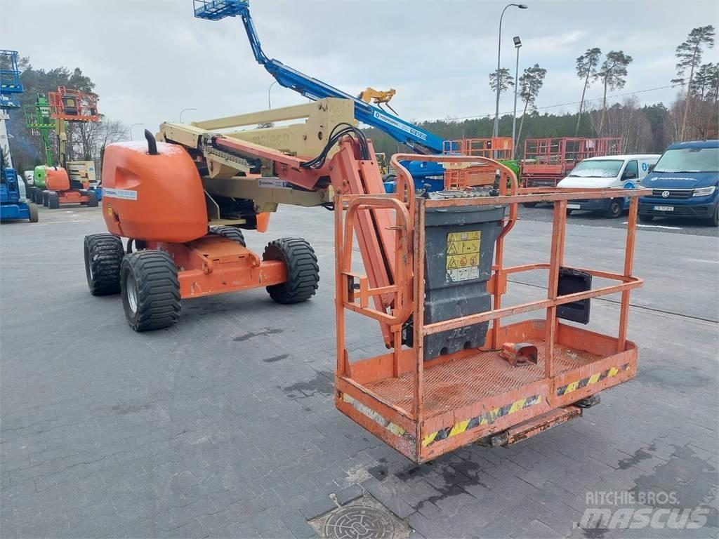 JLG 450AJ Karos emelők
