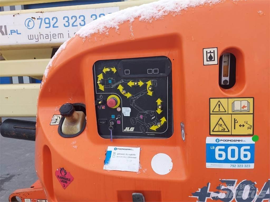 JLG 450AJ Karos emelők