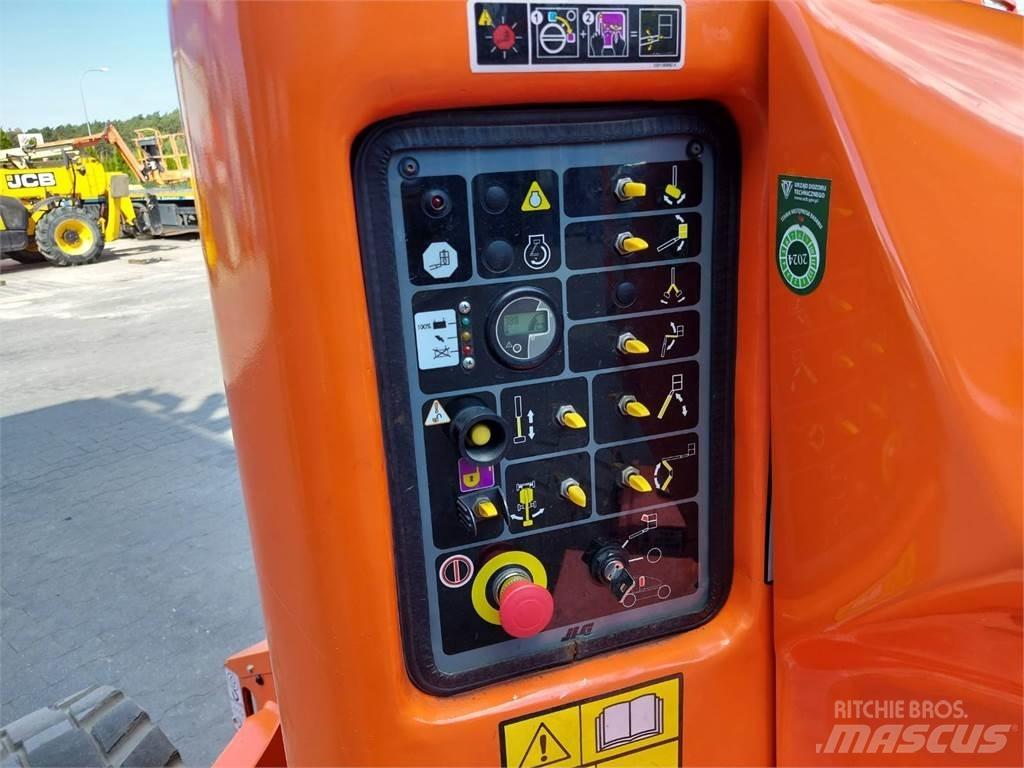 JLG E450AJ Karos emelők