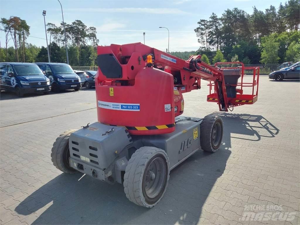 JLG M450AJ Karos emelők