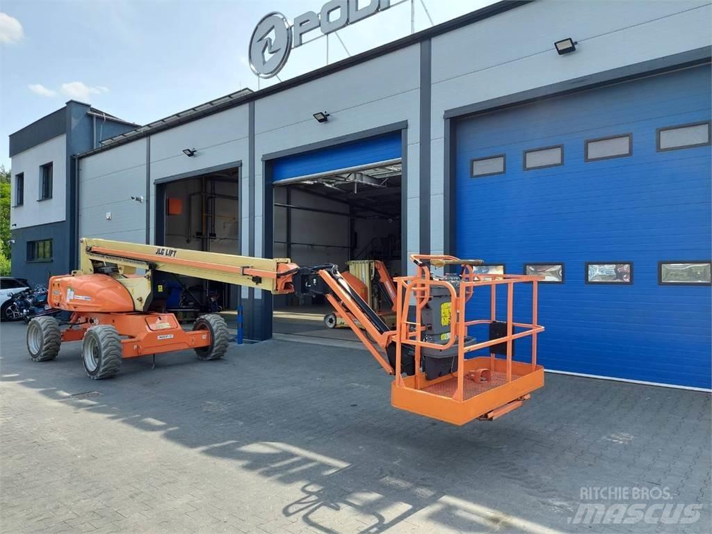 JLG M600JP Karos emelők