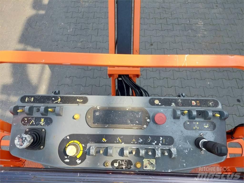 JLG M600JP Karos emelők