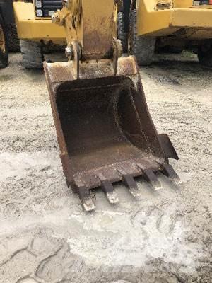 CAT 320 Lánctalpas kotrók