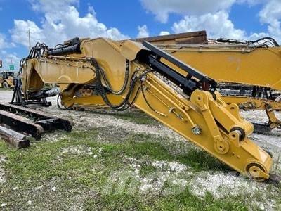 CAT 390FL UHD Bontásra használt kotrók
