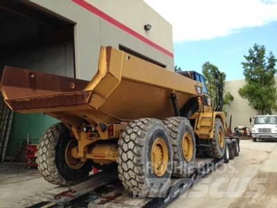 CAT 725 Csuklósdömperek