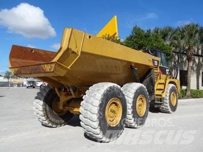 CAT 725 Csuklósdömperek