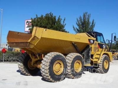 CAT 725 Csuklósdömperek