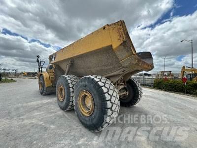 CAT 740 Csuklósdömperek