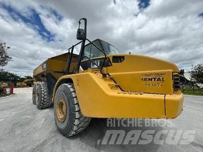 CAT 740 Csuklósdömperek