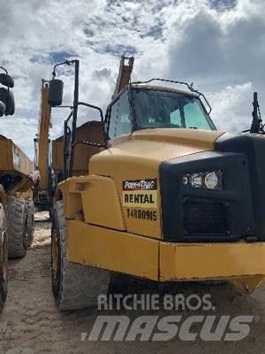 CAT 740B Csuklósdömperek