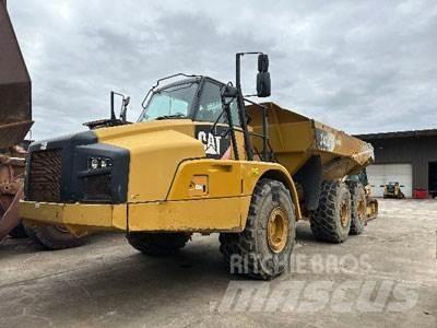 CAT 740B Csuklósdömperek