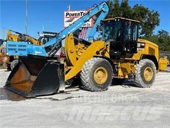 CAT 938M Gumikerekes homlokrakodók