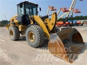 CAT 938M Gumikerekes homlokrakodók