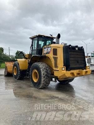 CAT 966M Gumikerekes homlokrakodók