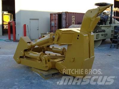 CAT D8T/R/N Ripper, S/S Egyéb alkatrészek