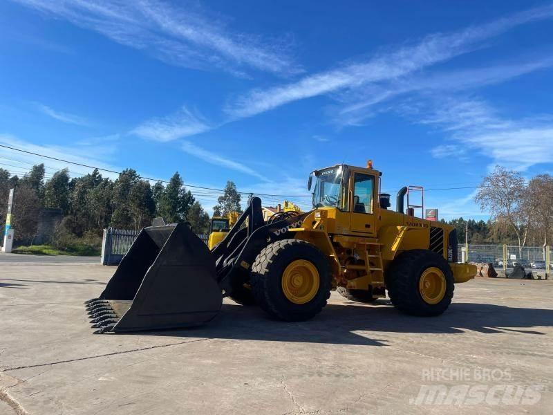 Volvo L 220 E Gumikerekes homlokrakodók